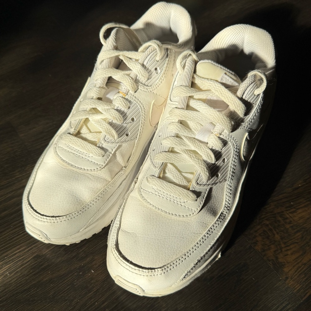 Youth Nike AF1’s White
